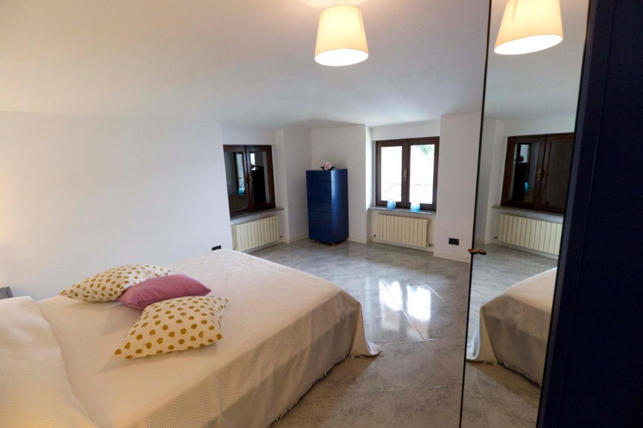 L'Ora Apartment Marone Luaran gambar