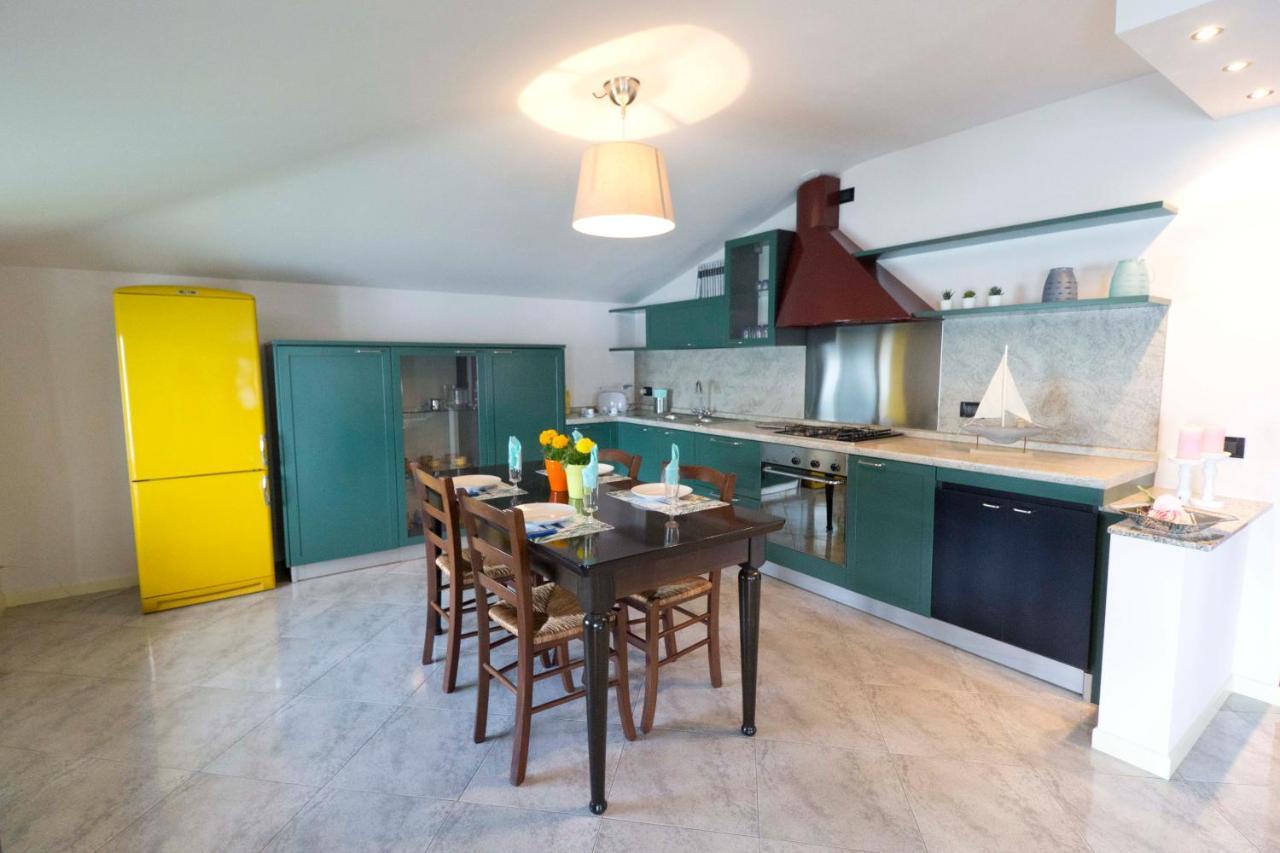 L'Ora Apartment Marone Luaran gambar