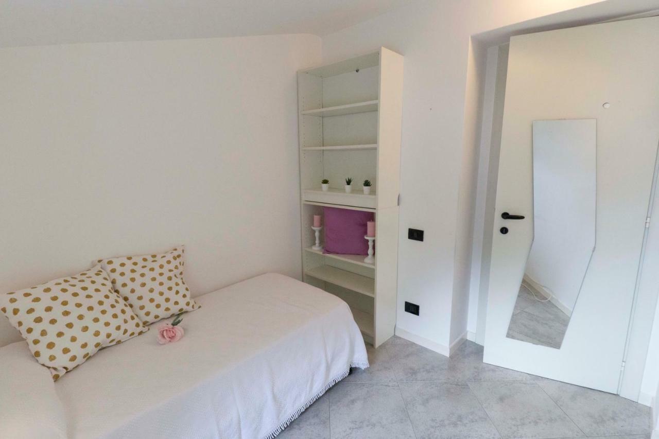 L'Ora Apartment Marone Luaran gambar